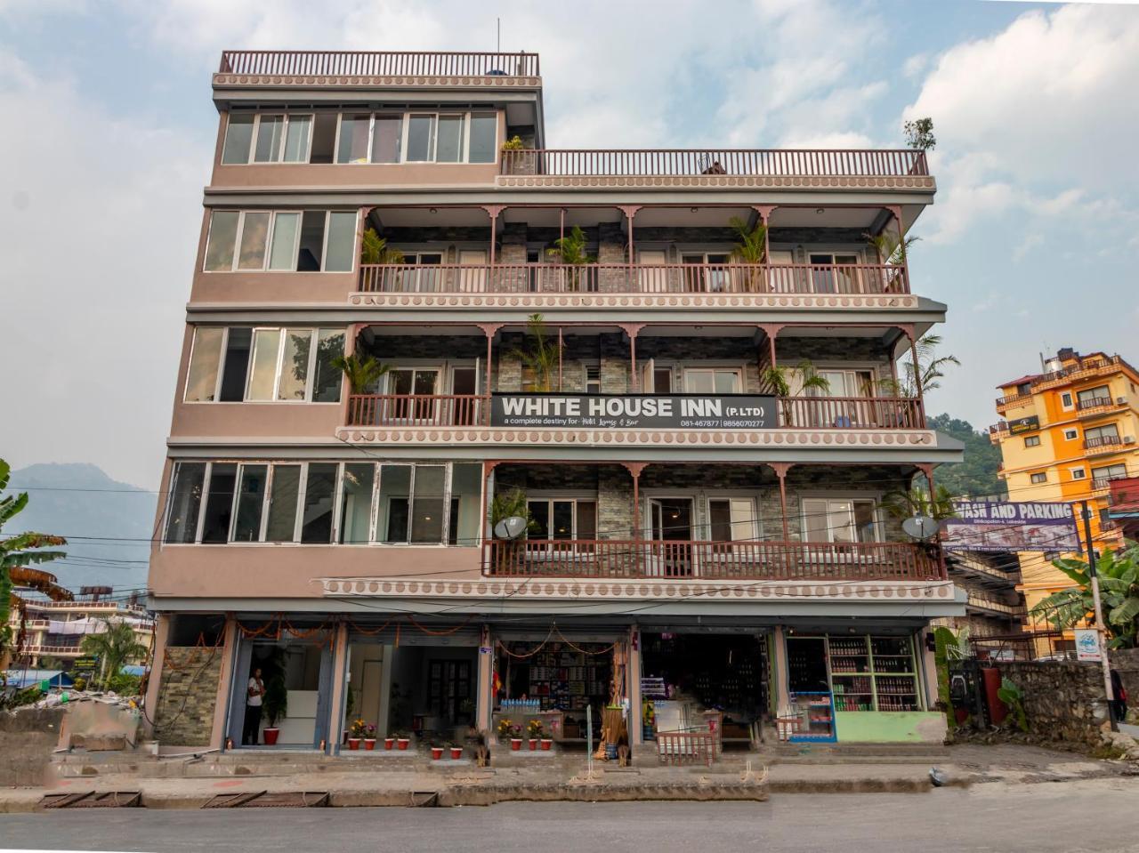 Hotel Oyo 254 White House In Pokhara Esterno foto