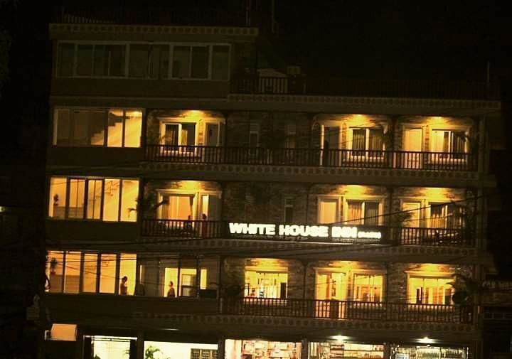 Hotel Oyo 254 White House In Pokhara Esterno foto